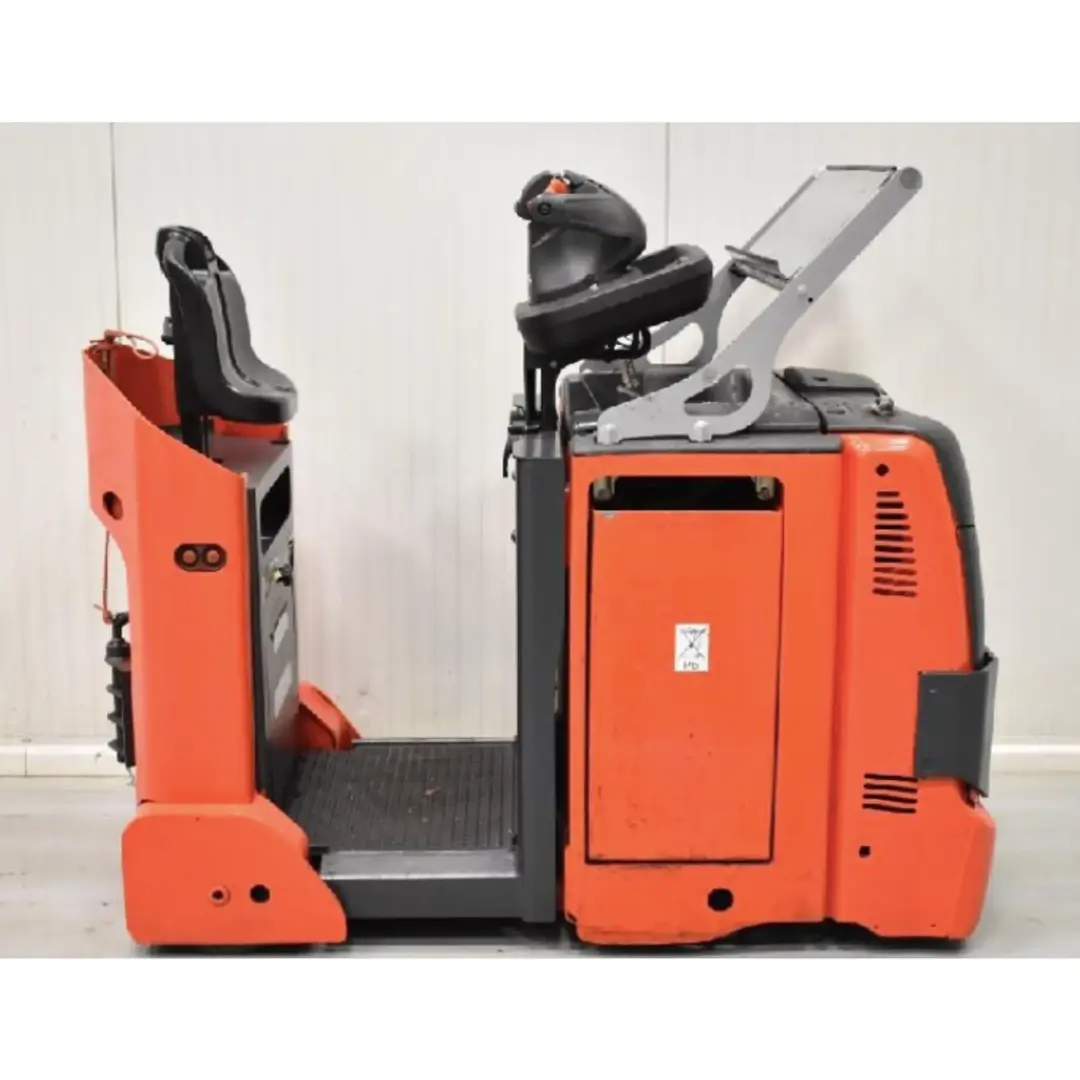 Electric tow trucks and towing tractors for industrial use in Pakistan