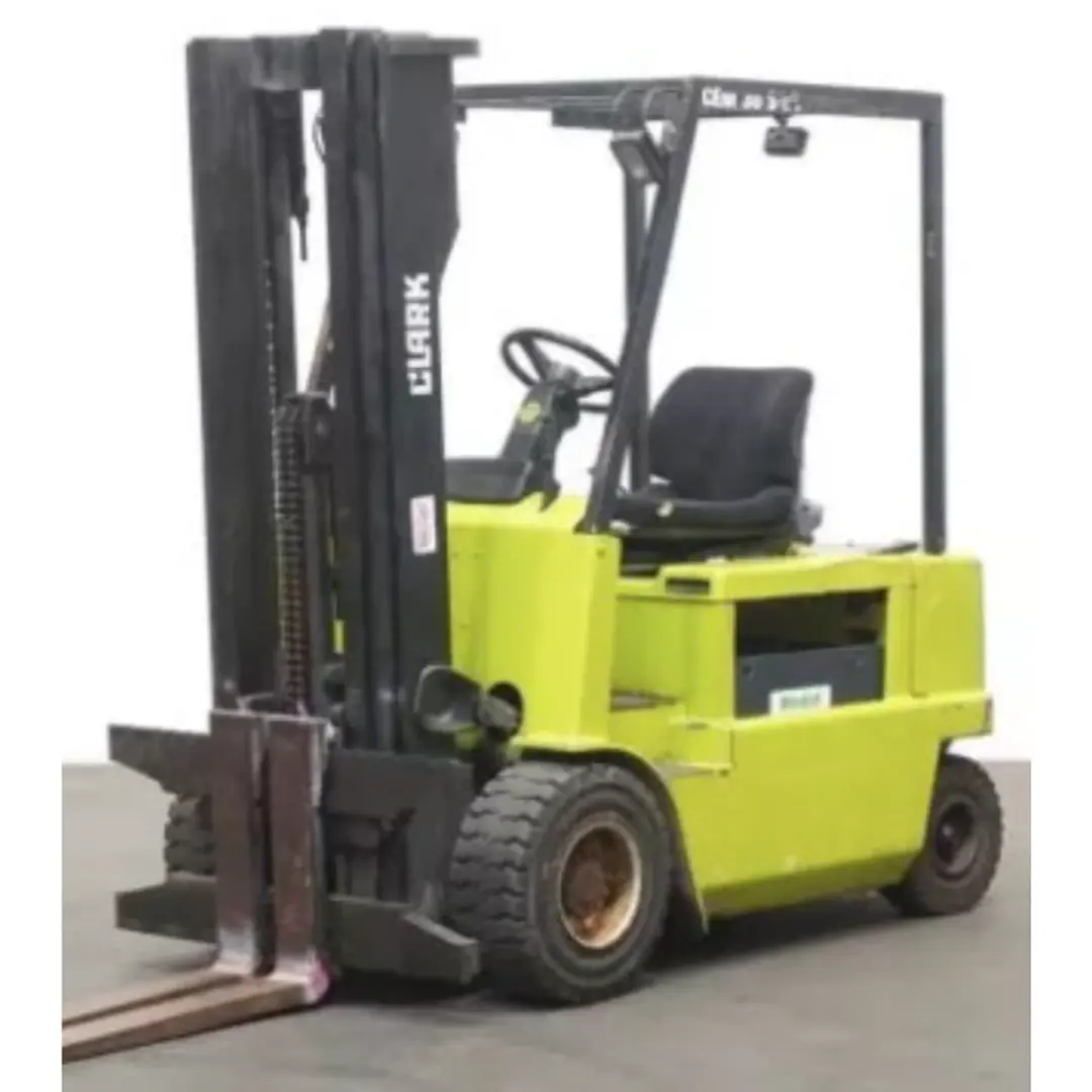 Clark tow trucks for sale in Pakistan