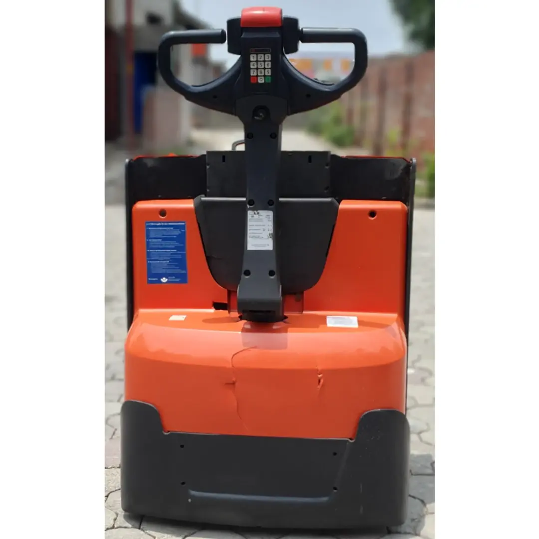 Electric power pallet trucks for warehouse operations in Pakistan