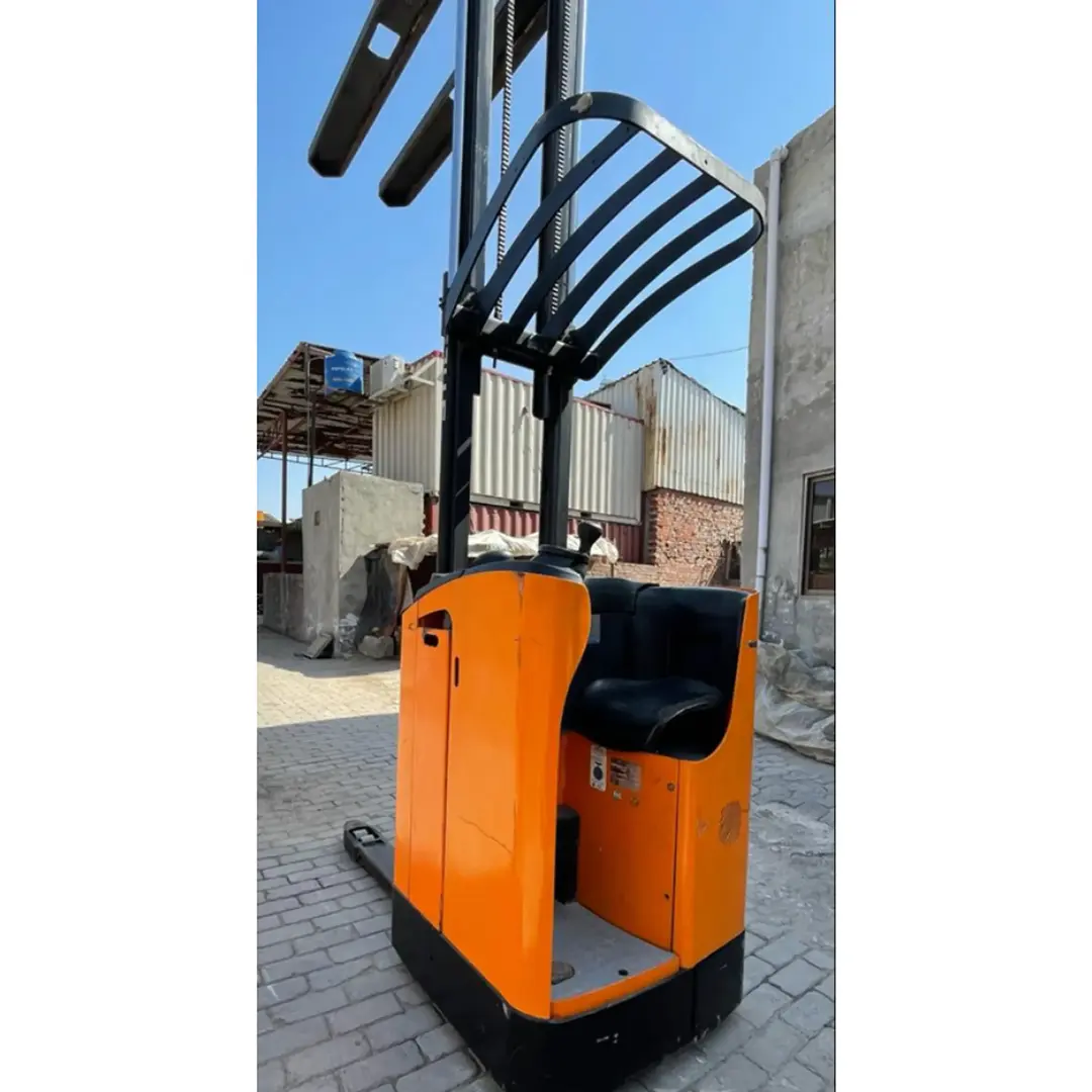 Electric pallet stackers for stacking operations in Pakistan